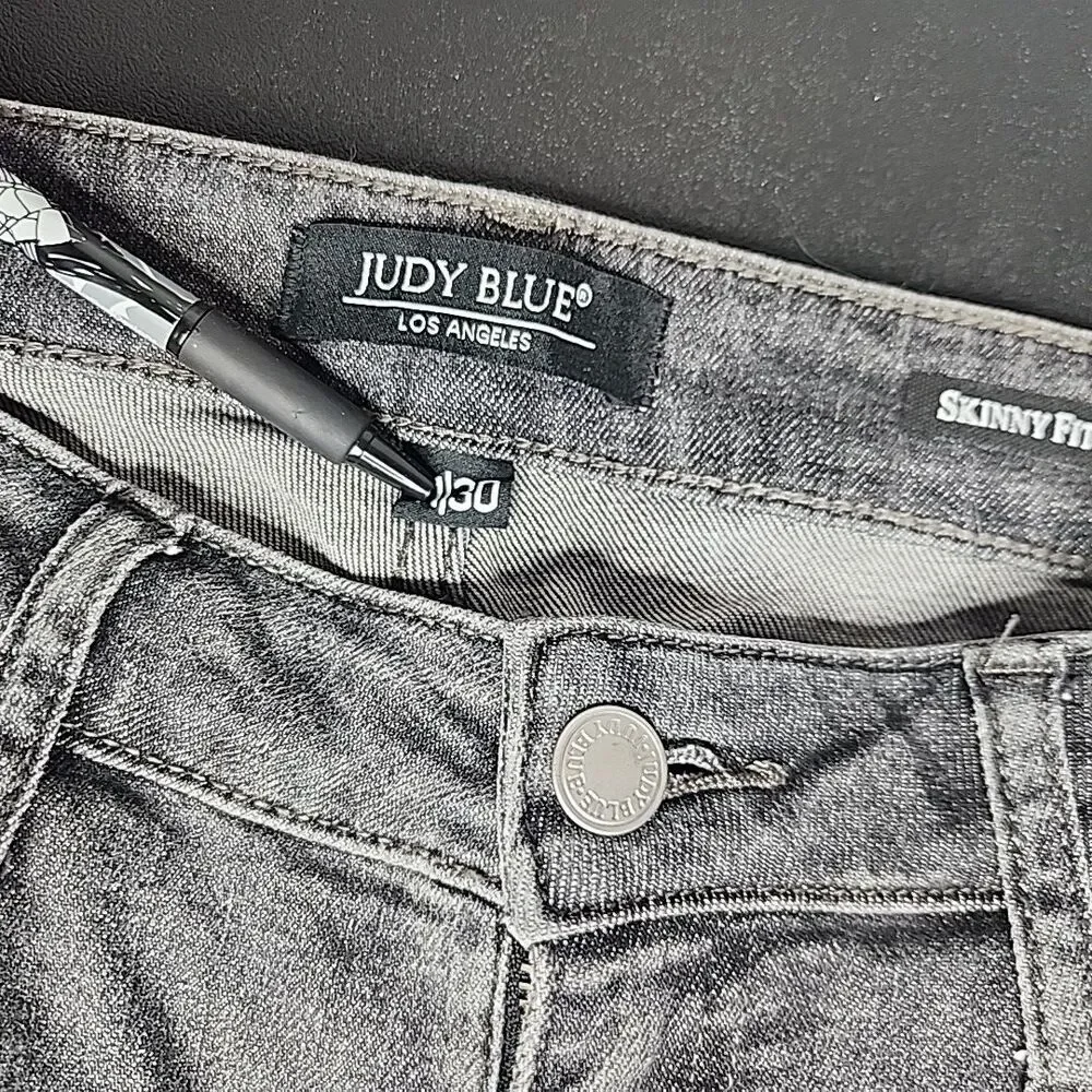 Judy Blue Jeans Women’s 11/30 Skinny Fit Distressed Faded Stretchy JB8857 Black